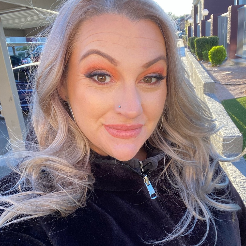 Meet your Posher, Angie